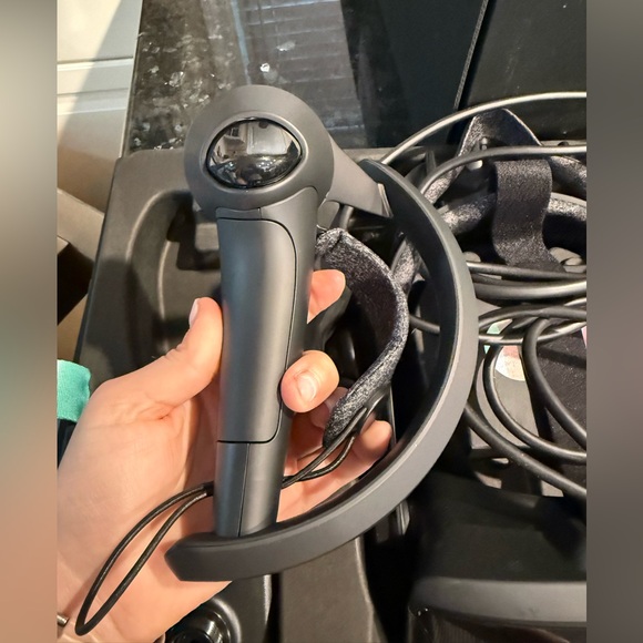 Valve Index PC And Console Virtual Reality VR Headset Full Kit - Black - Picture 7 of 9